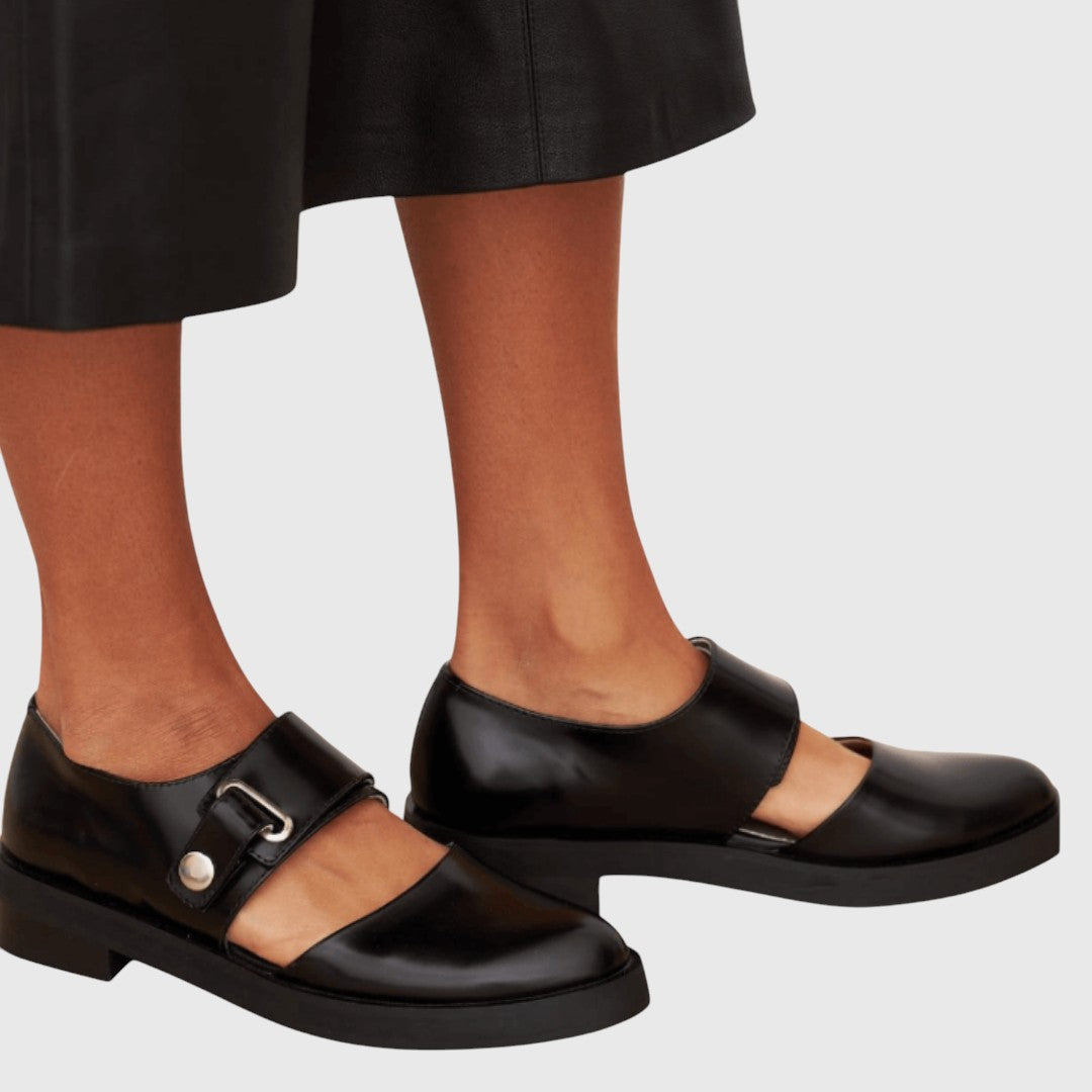 לינה - נעלי מרי ג'יינס עם סגירה בקליפס