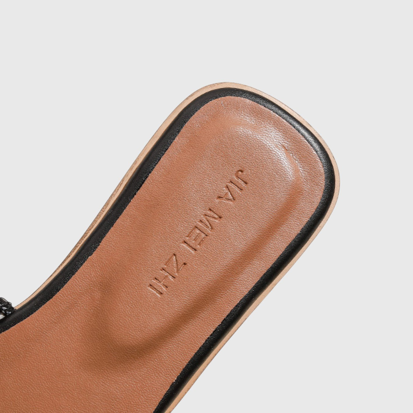 נועה - בלרינות רצועת T אלגנטיות