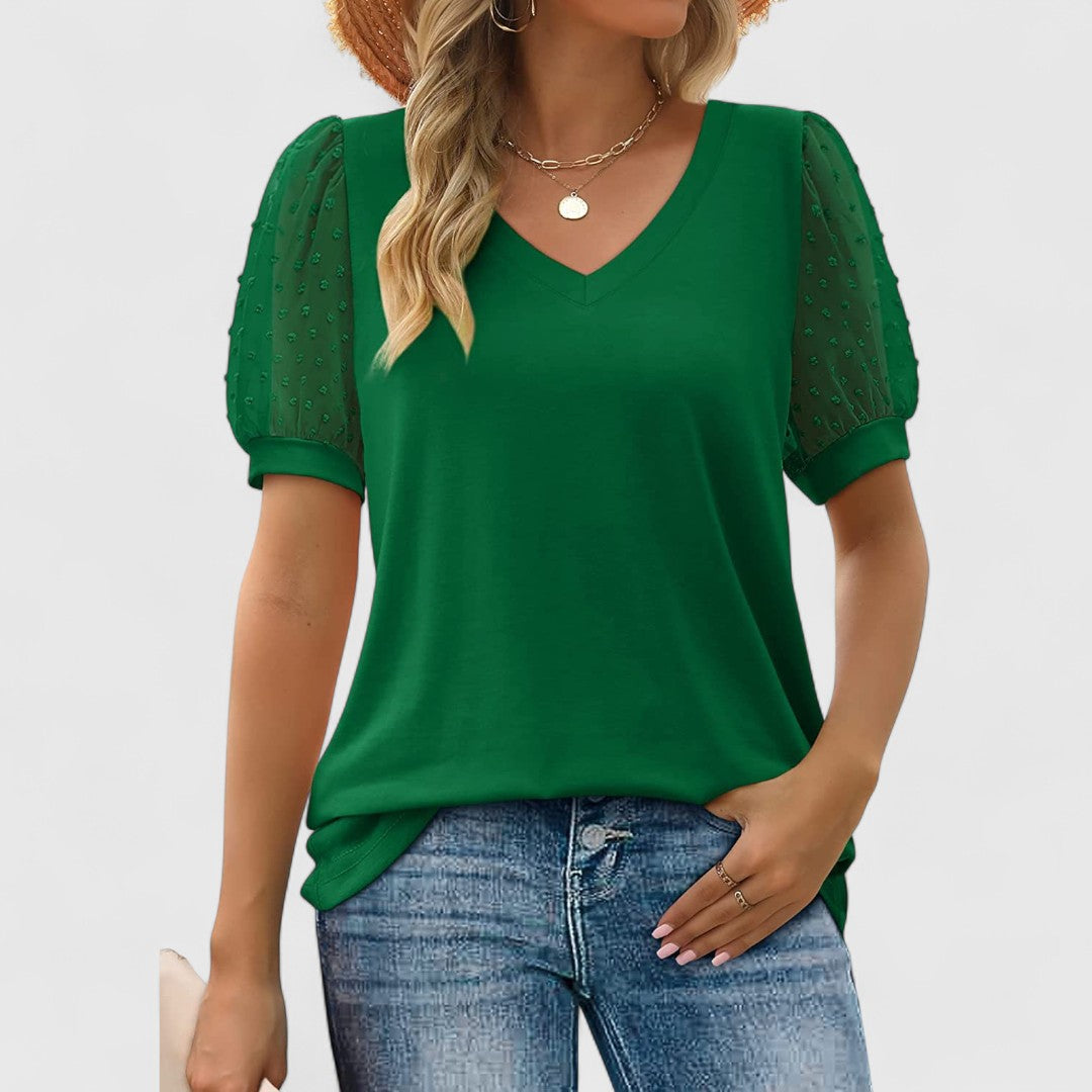 קלרה - חולצת מחשוף V קלאסית